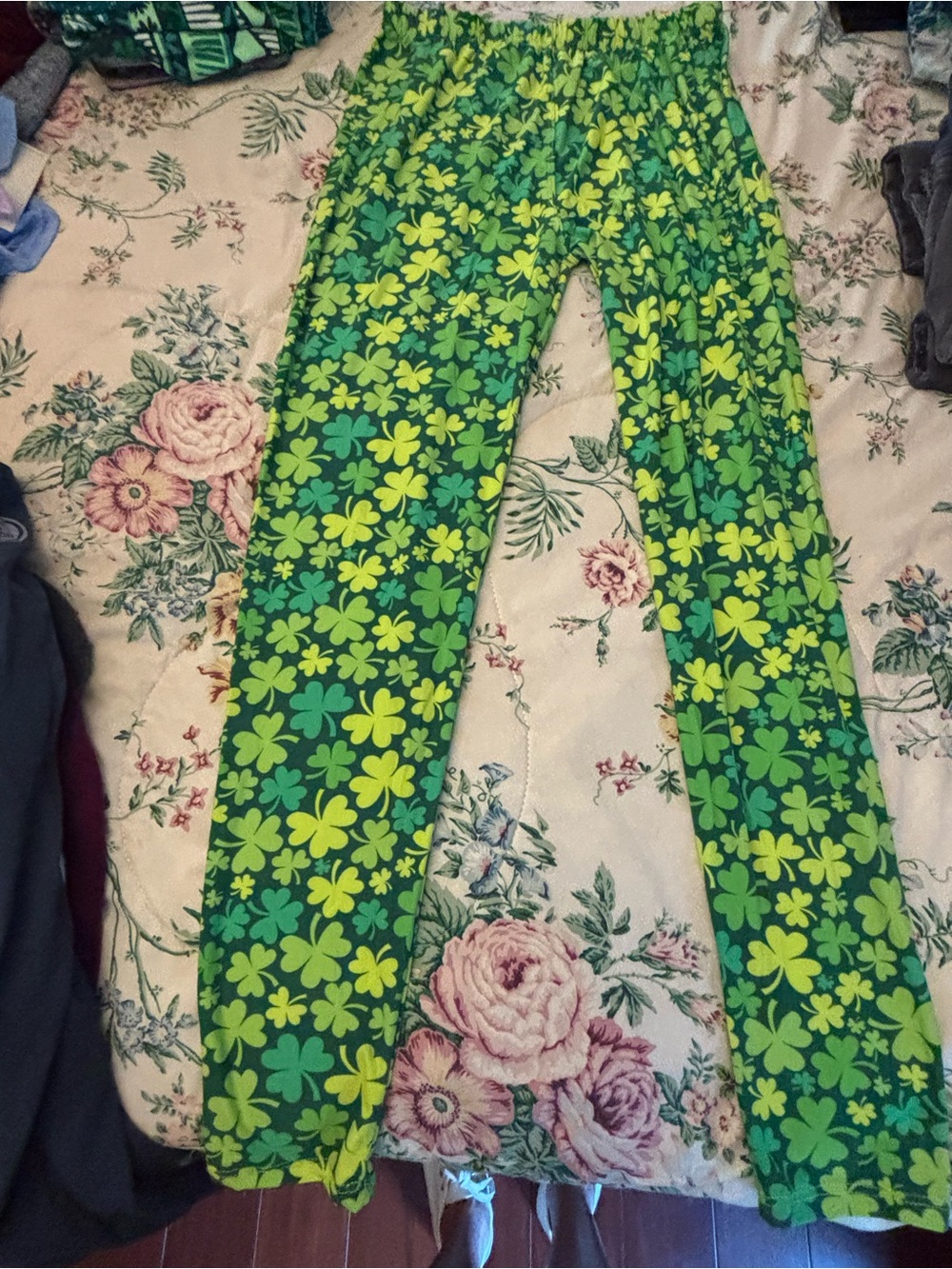 Honey and Lace Green Shamrock Print Leggings